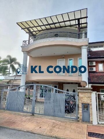 3-Storey Superlink House For Sale 1