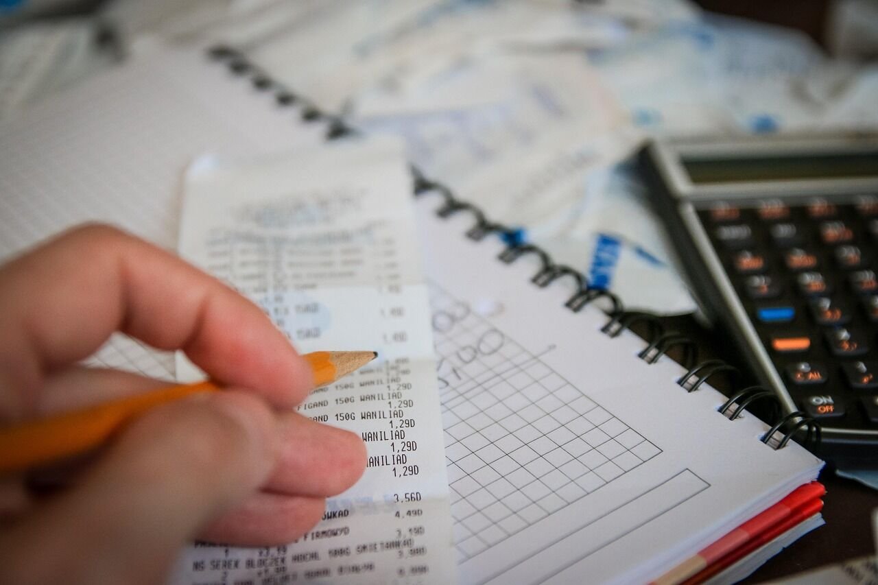 How Young Malaysian Professionals Can Successfully Build an Emergency Fund on a Modest Salary
