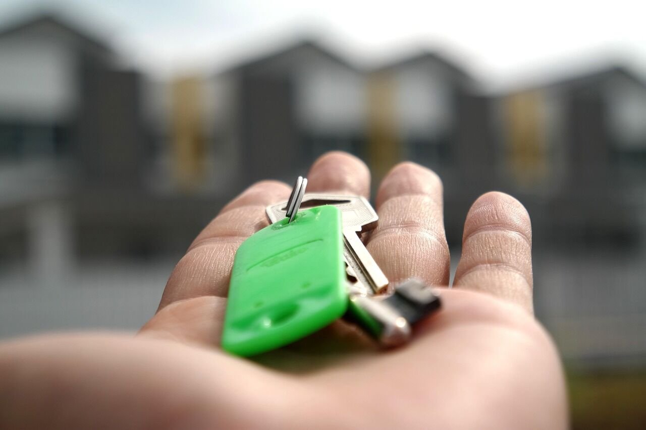 KLCC Luxury Condos vs Mont Kiara Family Condos: Which One is Right for You?