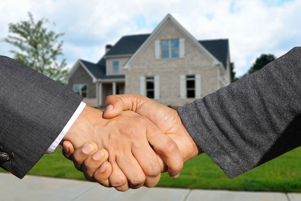 KLCC vs Mont Kiara Condominiums: Making the Right Choice for Your Lifestyle and Investment Goals